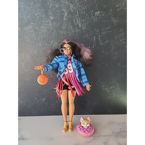 Mattel Malibu Barbie Doll 2019 - Picture 1 of 10
